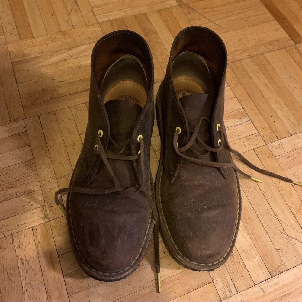 Clarks women's desert boot in beeswax leather